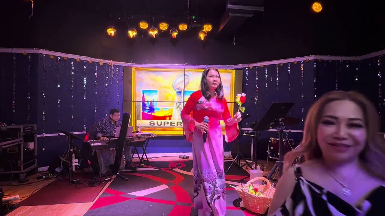 Vân Phương - Chuyện tình nguời đan áo ( Truờng Sa)-2- HV-