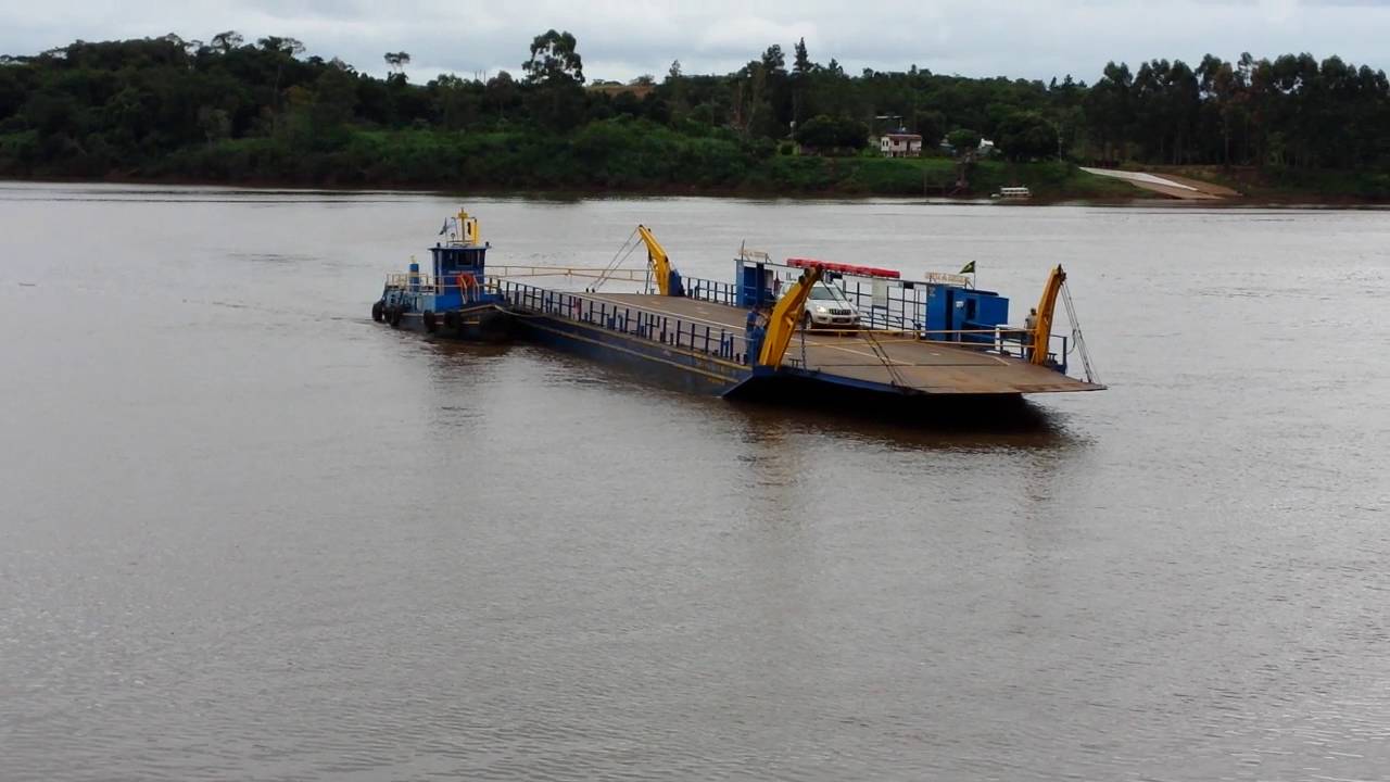 Bal&ccedil;a que atravessa de Porto Xavier Rio Grande do Sul para Argentina.