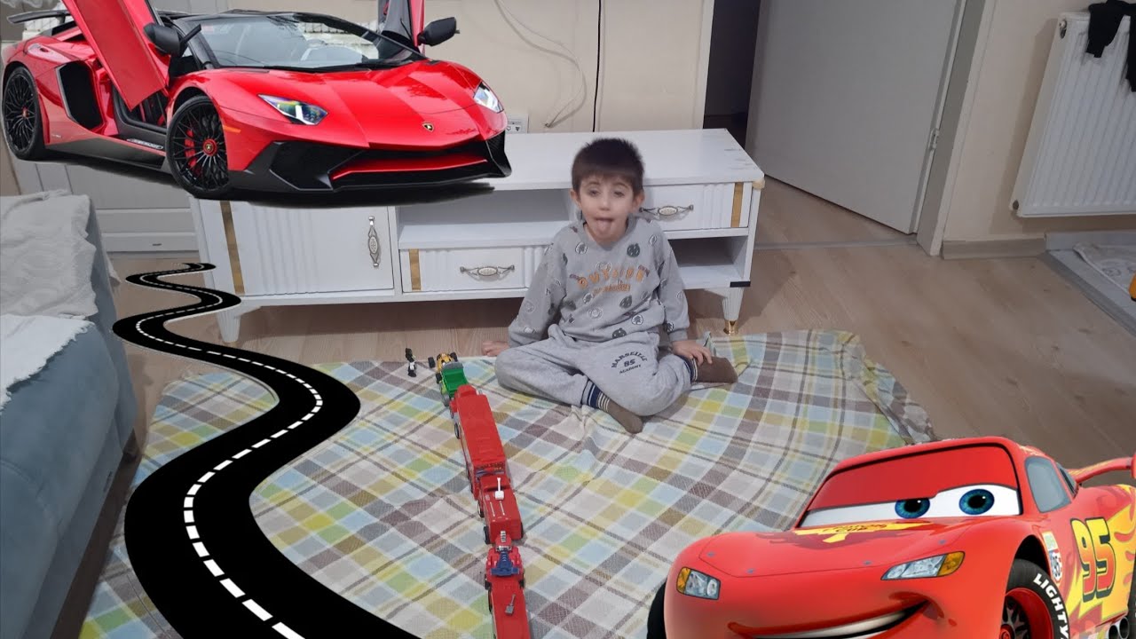 Oyuncak araba videolari! Tren yaptık 🚆 polis arabası itfaiye ambulans ışıklı cana var kamyon !!!