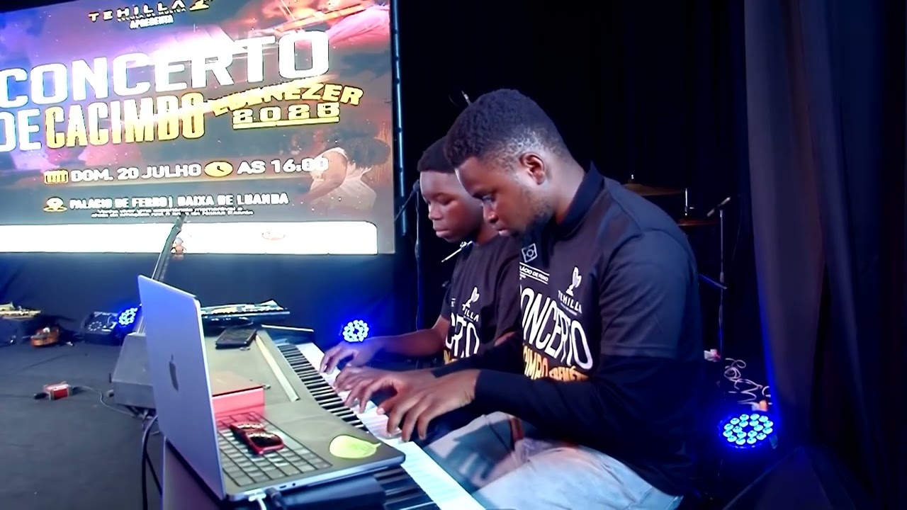 Estudante de Piano , tocando o Minuet em G Maior de Bach, Concerto Ebenezer 2026