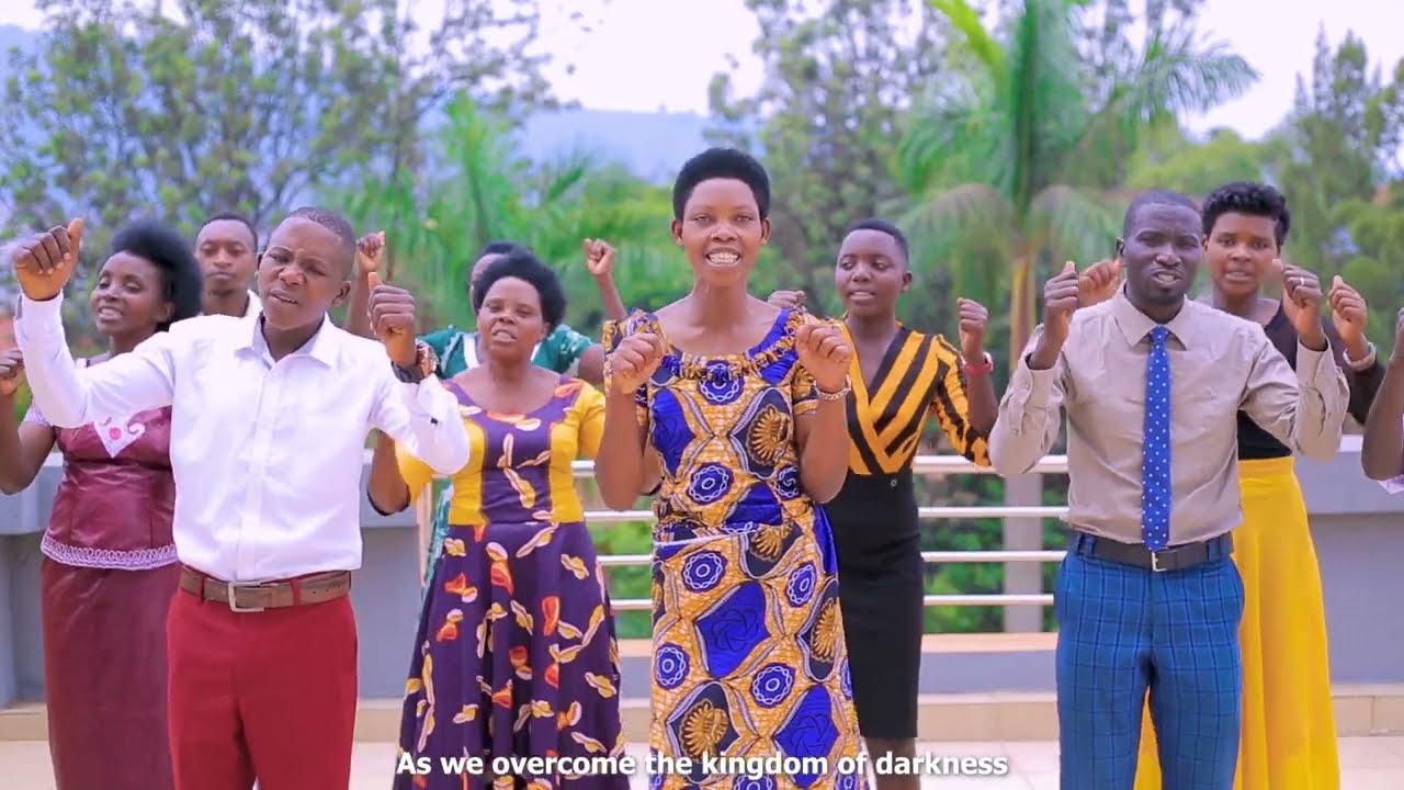 MFITE AMATSIKO By Inshuti zijuru choir [ Official Video ]