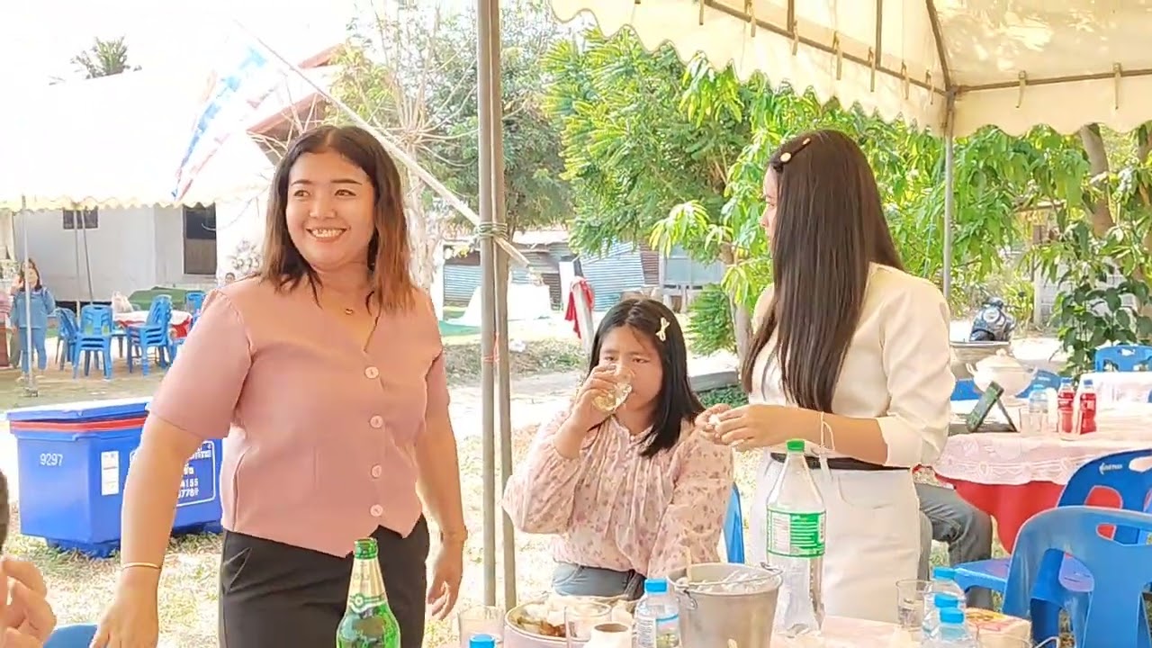 เสร็จพิธีงานแต่งหลานสาวแล้วจ๊วดหน้าฮ่านต่อพี่น้อง