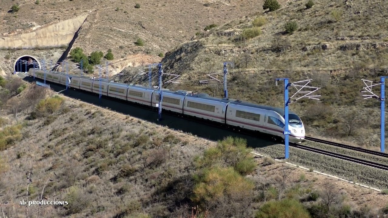 Trenes Renfe, SNCF y Privadas (Sonido Directo) (UHD 4K)