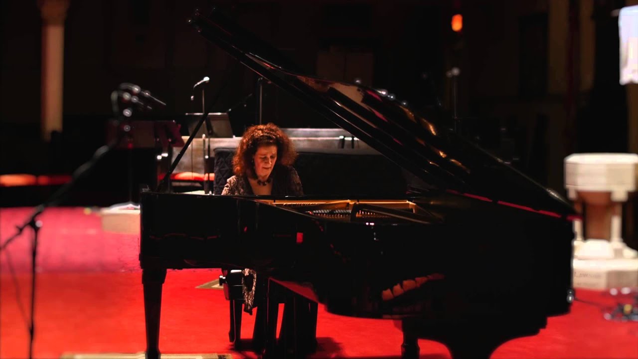 Gila Goldstein plays Poulenc - Novelette no. 3
