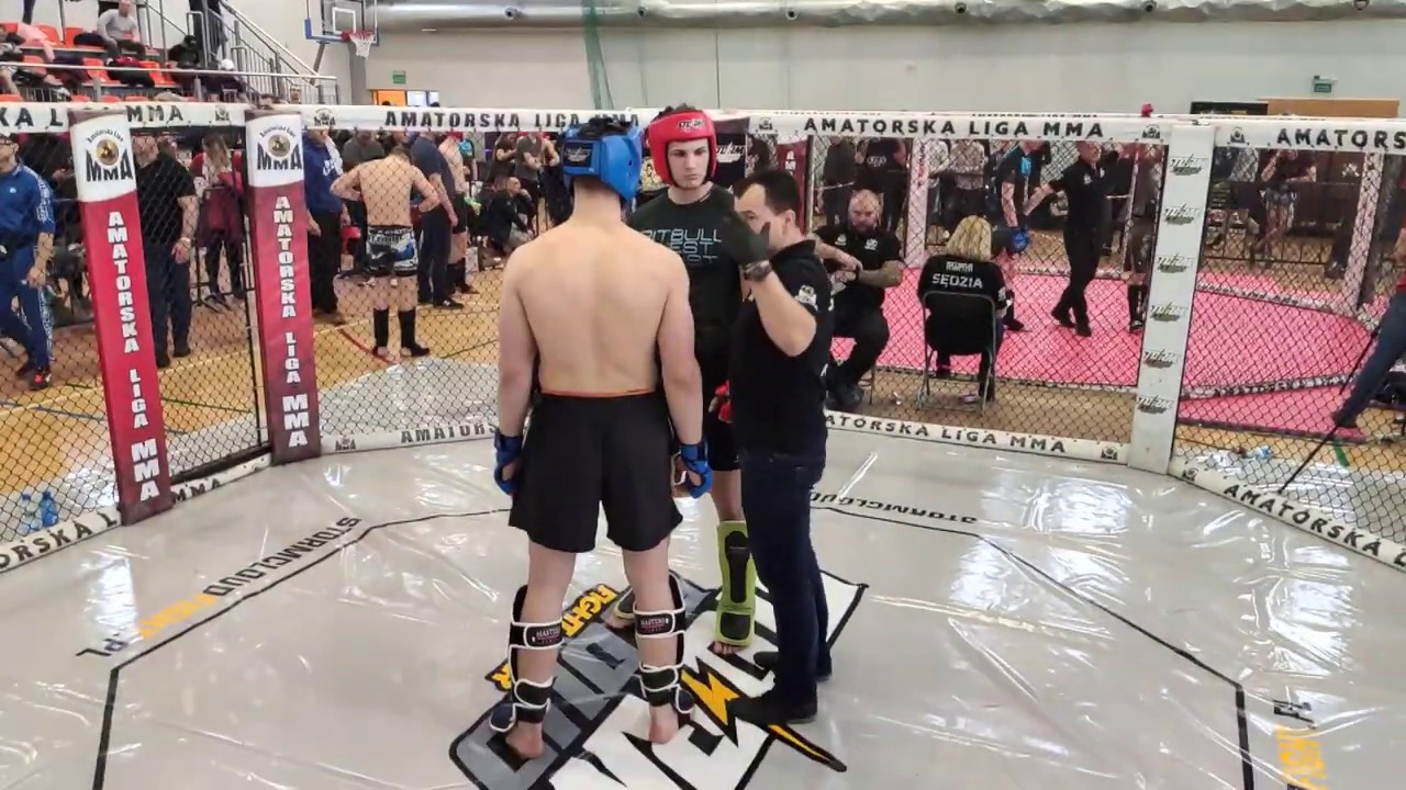 Nokout w 1 minute  MMA   Krzysztof Pi&oacute;rkowski  Gimnazjon Kuźnia Wyszk&oacute;w