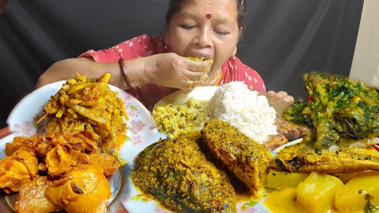 BIGBITES।EATING RICE WITH MIX VEG,CHUNO MACH,ILISH MACHER SORSHE BATA ,EGG VUNA।।