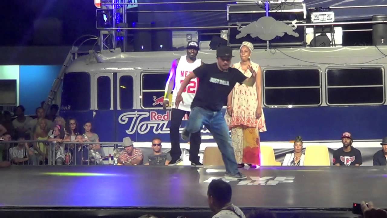 House Judges demo @Give it Up 2013