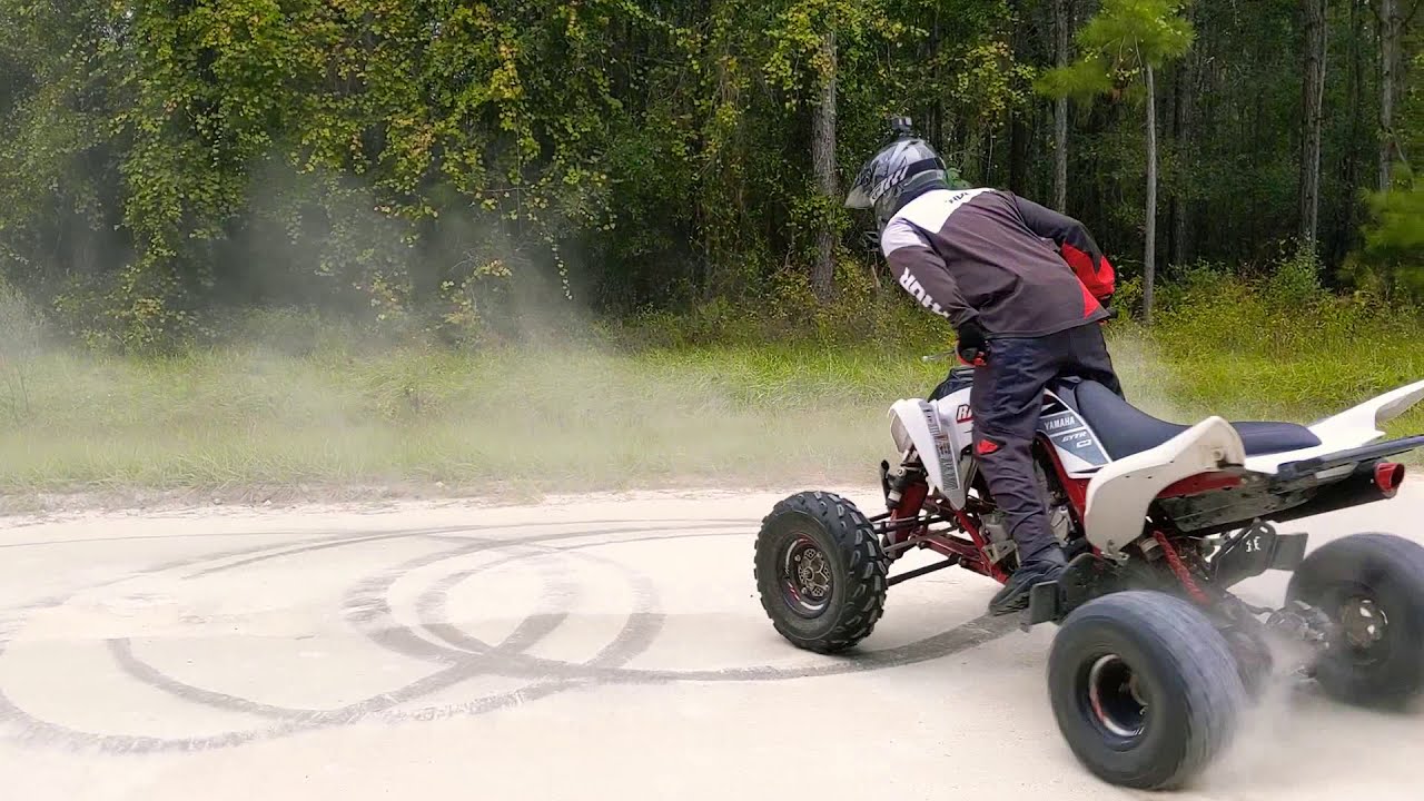 Raptor 700R donut roasting tires! 🤘