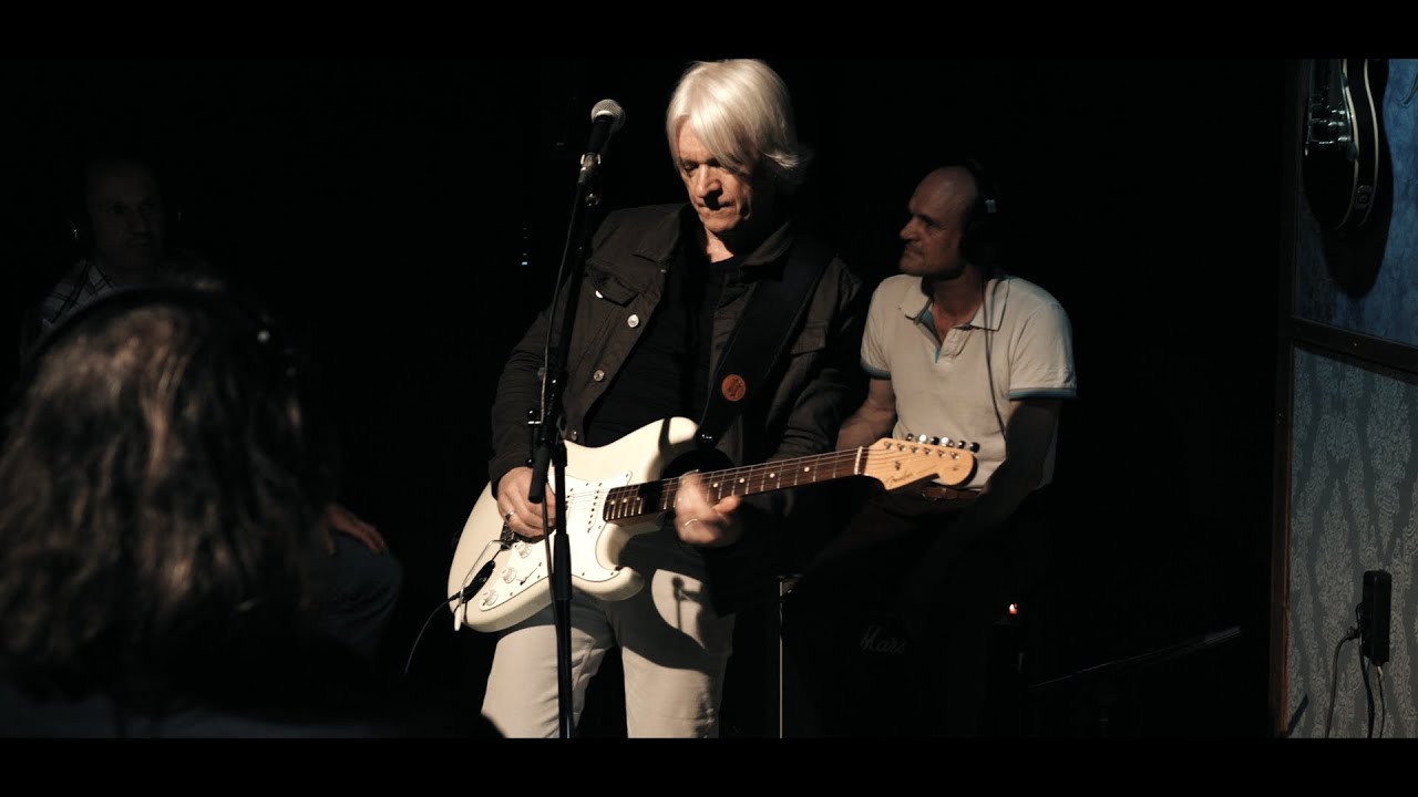 Neil Taylor   "Guitar Or Me" - ViewMusic Session