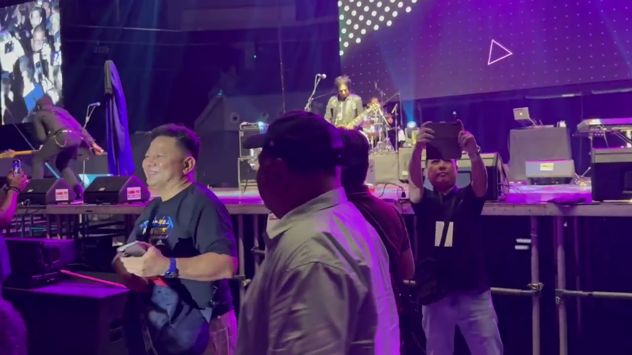 Desire - Gene loves Jezebel live in Manila 12.08.24