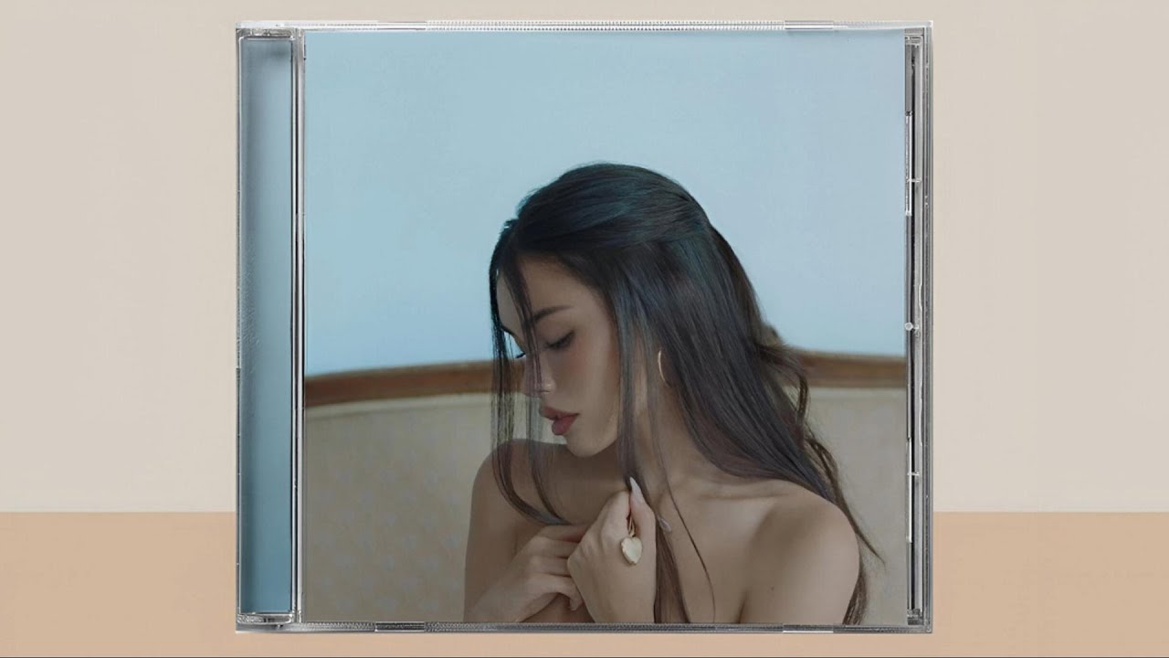 Madison Beer - Locket CD UNBOXING