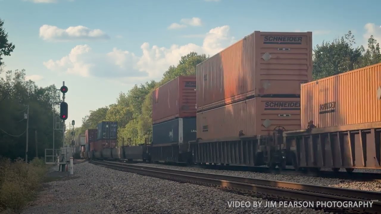 CSX Intermodal I195 heads south from the NE of Cedar Hill, TN