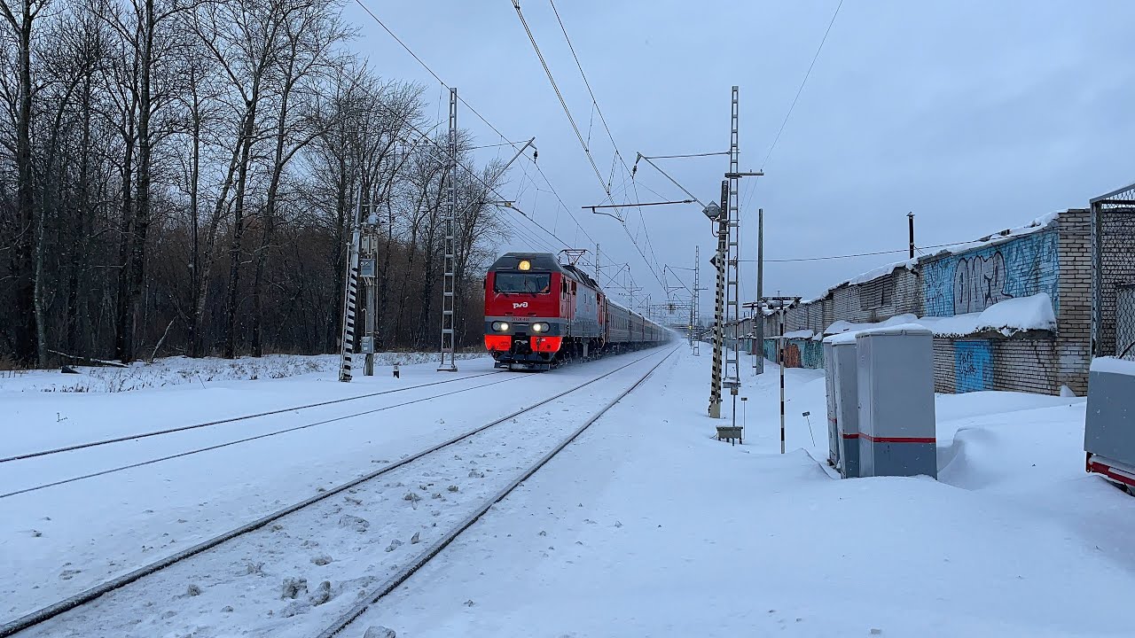 Электровоз ЭП2К с поездом №074Е СПб-Тюмень следует по перегону Дача Долгорукова-Заневский пост 2