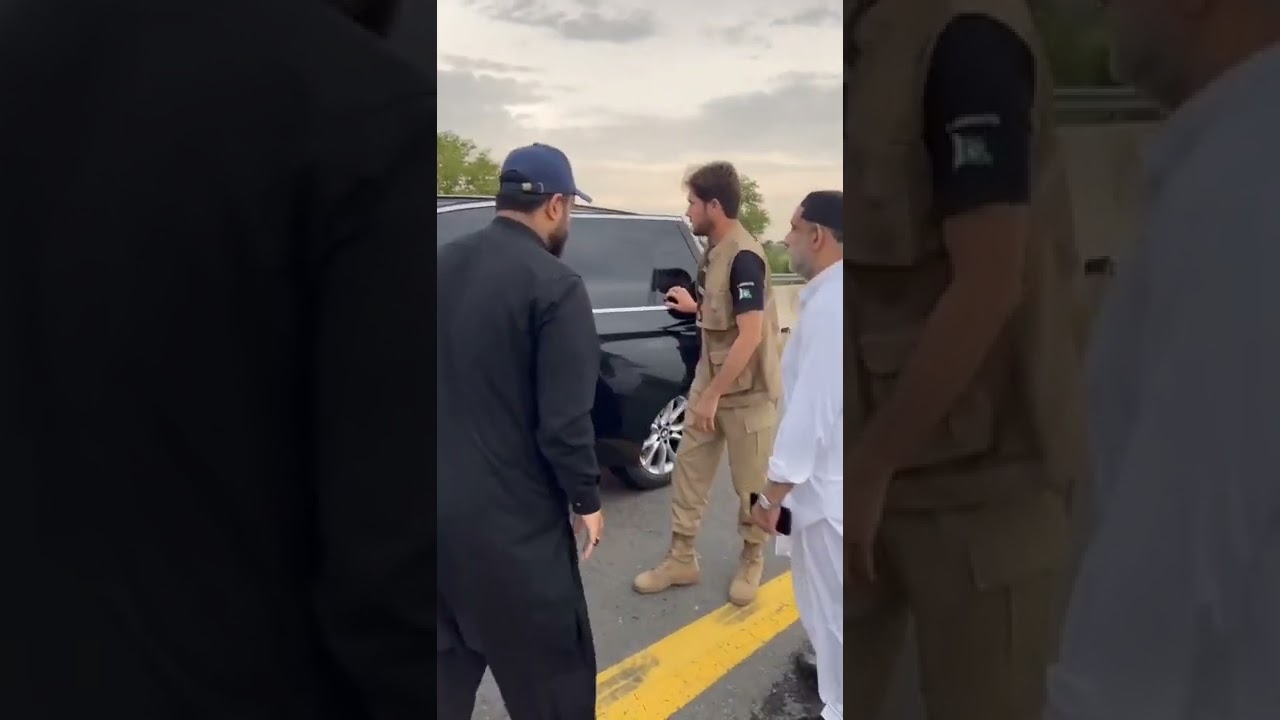 Imran Khan's car gets change due to security threat. #imrankhan #pti #imrankhanshorts #shorts