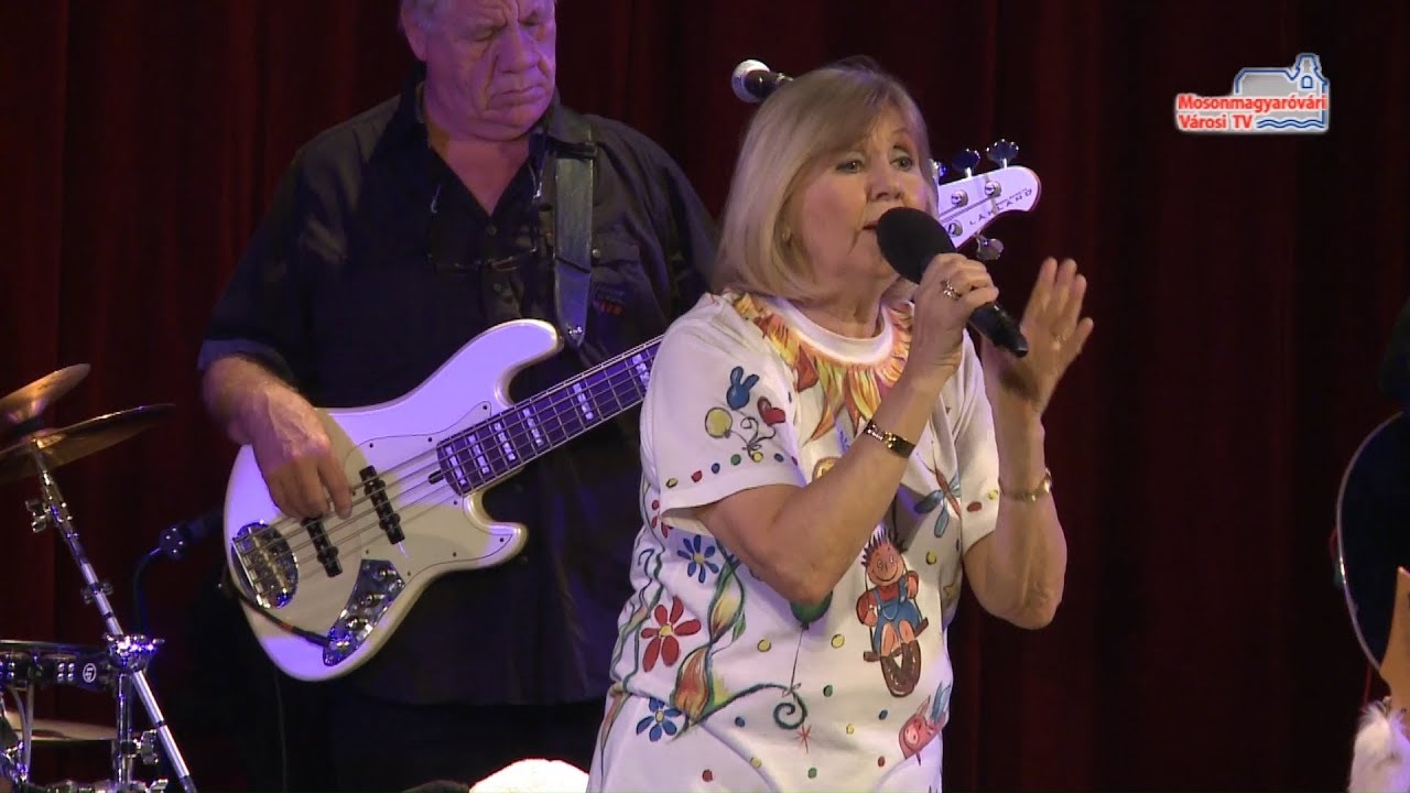Halász Judit a Flesch Központban