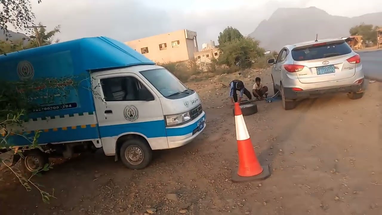 شواهد على قارعة الطريق تقدمها شرطةمرور الطرق مركز باجل وتضرب اروع الامثلة في تقديم الاحسان للمسافرين