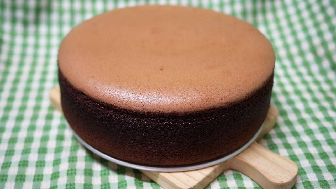簡單 做 可可 巧克力 棉花 蛋糕 easy to make cocoa cotton cake 含 脫模 使用 燙麵 水浴 法 soft chocolate chiffon cake 烘王A+ 烤箱