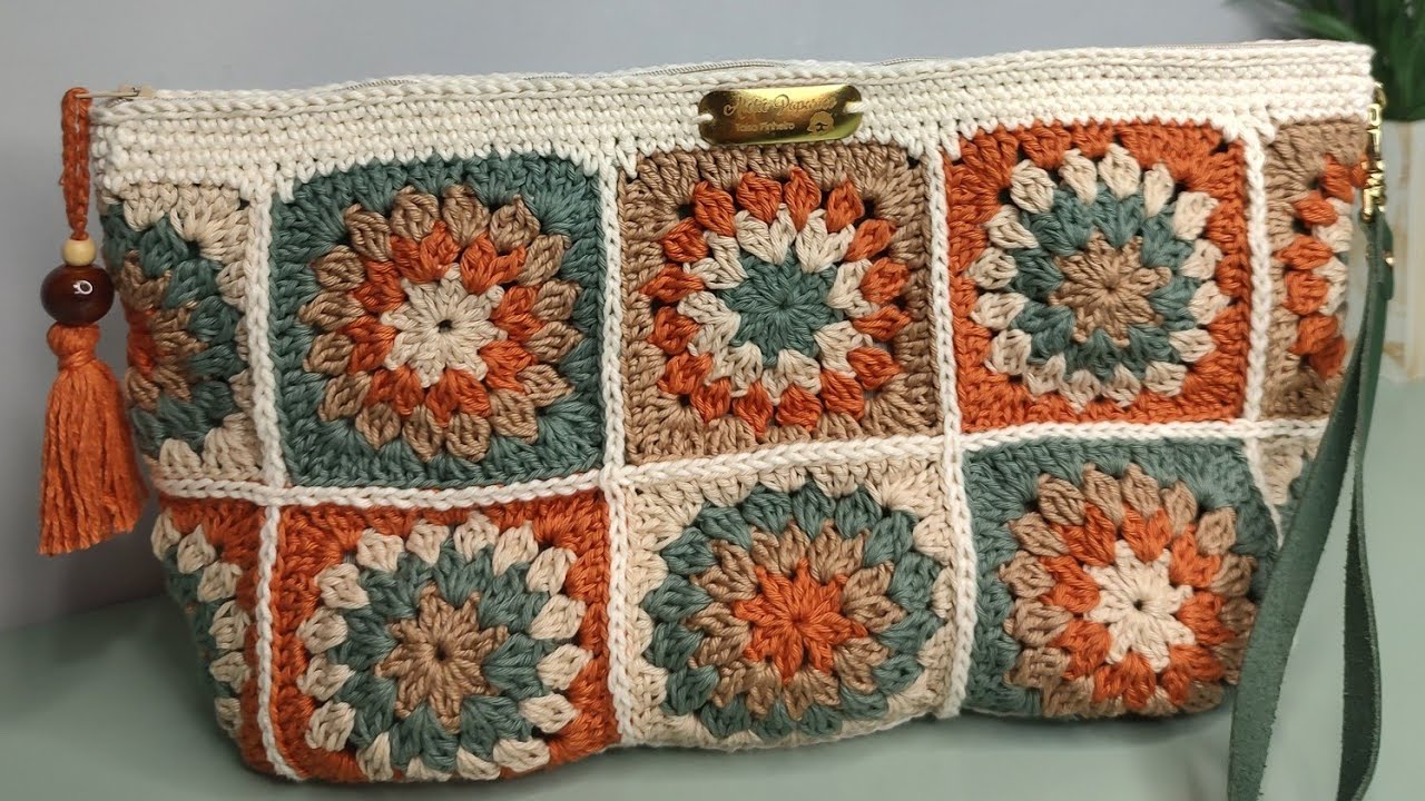 Bolsa Clutch de crochê com quadradinhos ou squares                  Parte 2