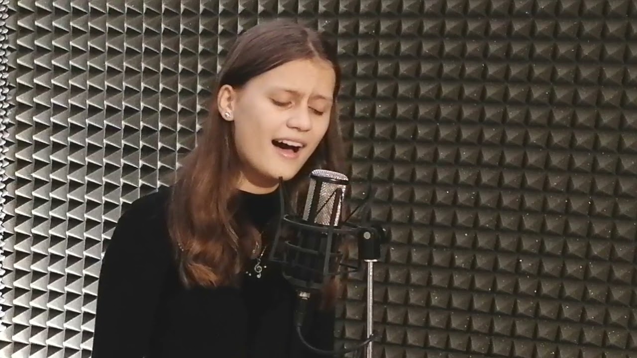 Prezsmer Flóra-Ez az otthonunk (Csézy Cover)