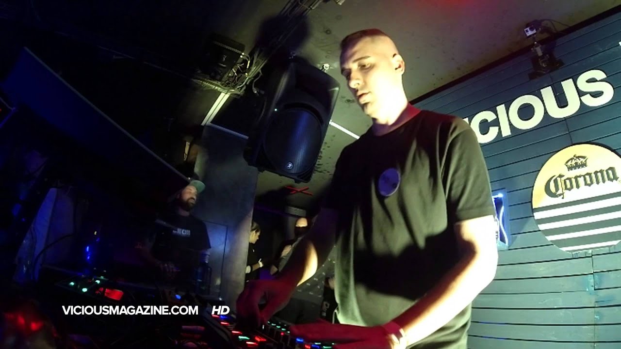 Alex Under - Vicious Live @ www.viciouslive.com