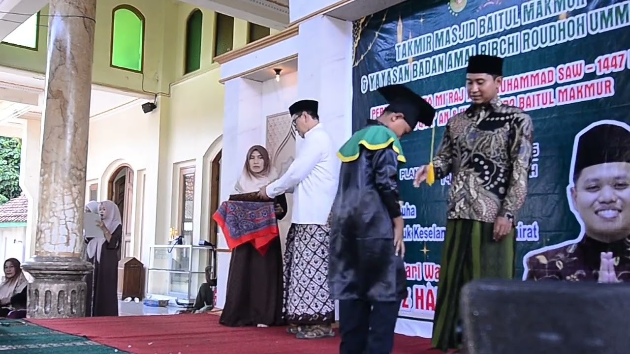 Wisuda santri TPQ Baitul makmur