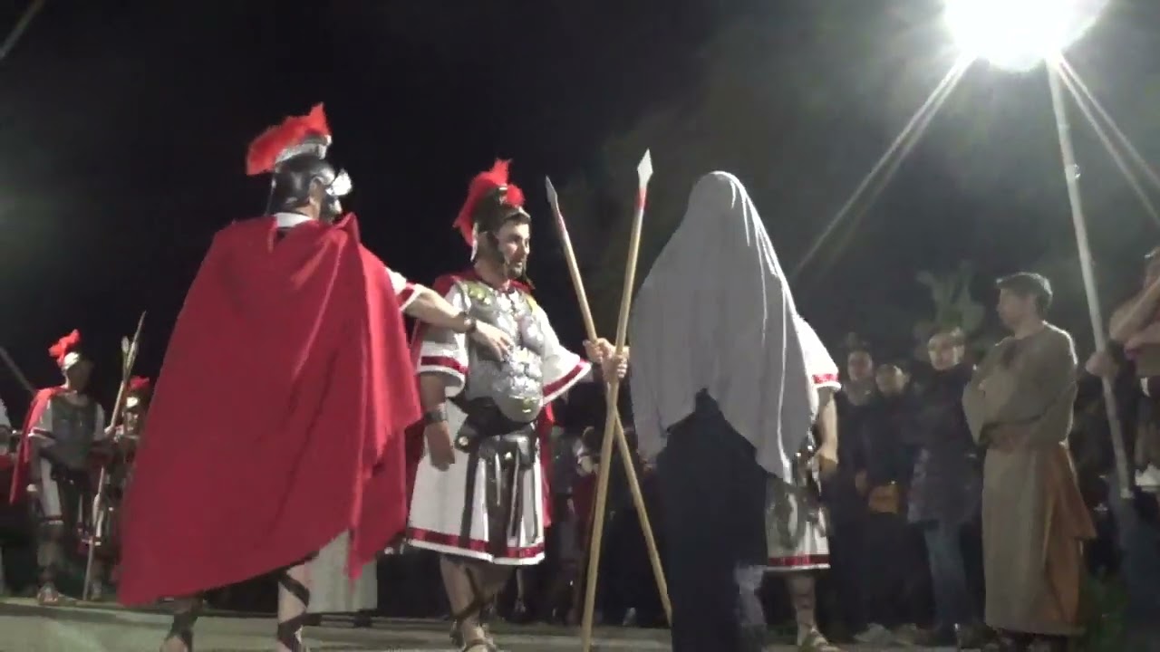 Via Crucis Vivente Tortolì 2018_ Gesu' incontra la Veronica