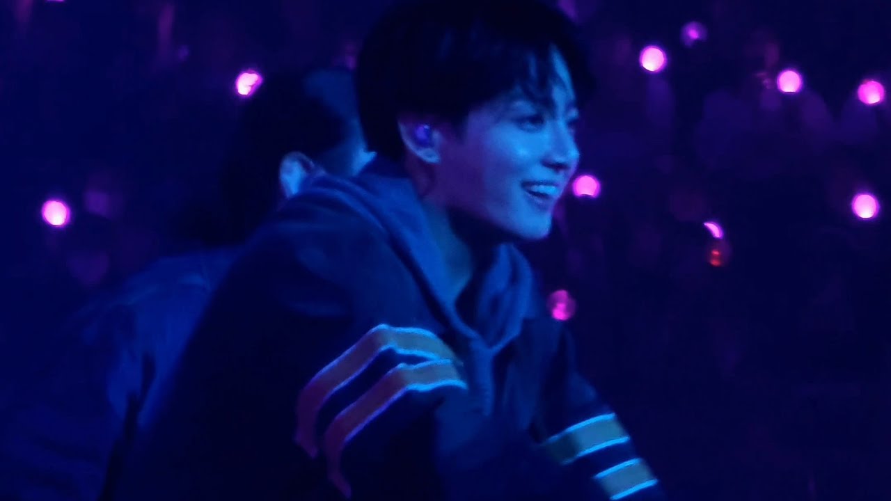 231120 Jung Kook ‘GOLDEN’ Live On Stage "Please Don't Change (feat. DJ Snake)" Full ver. Fancam