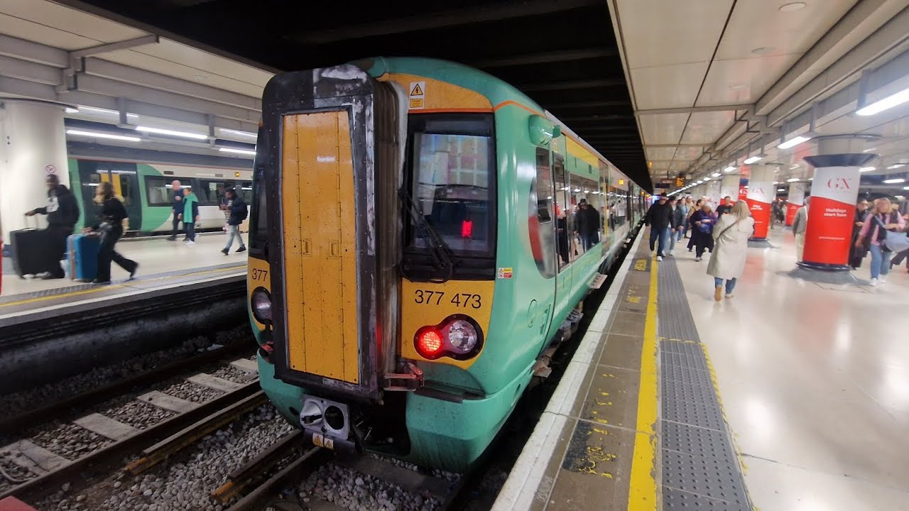 Annoying Woman: Journey On The Southern Class 377 473 From London Victoria To Crystal Palace