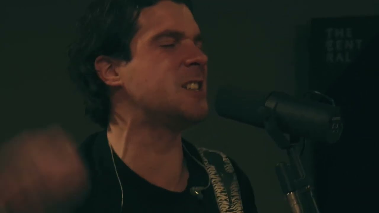 WAR PIGS (Black Sabbath cover) - DECERTO