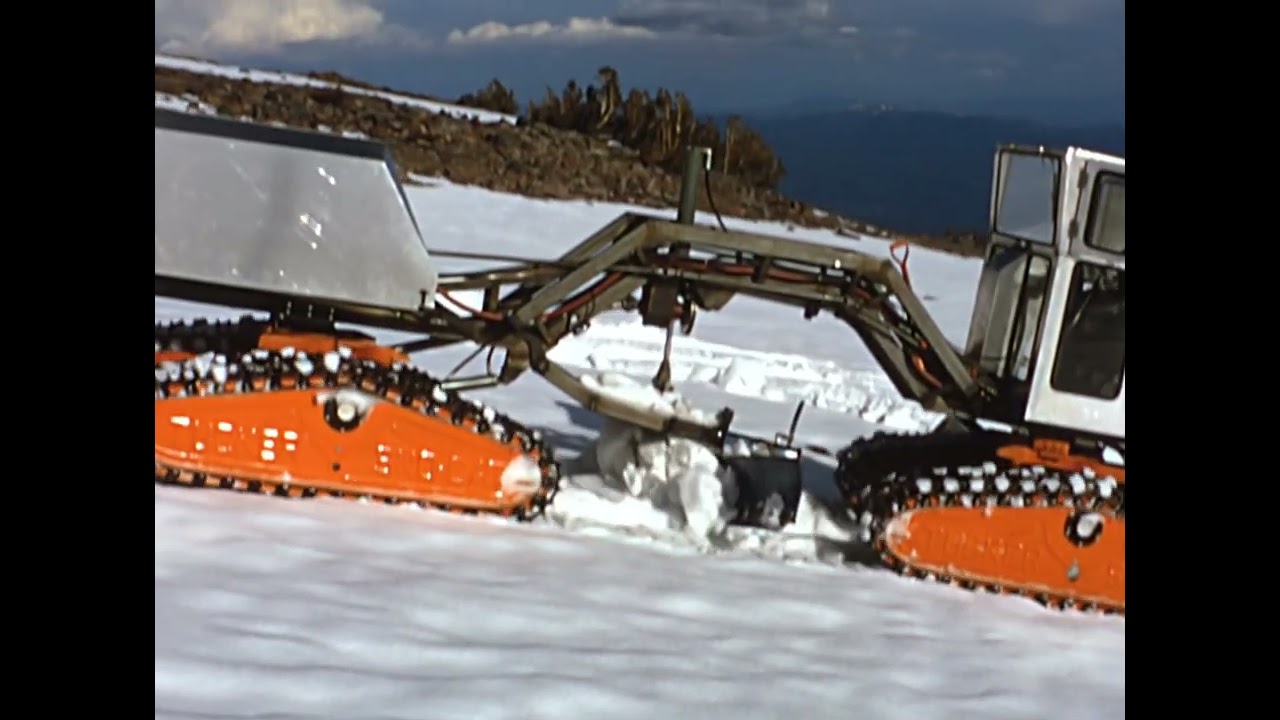 700A Tucker Sno-Cat Sno-Scrapper