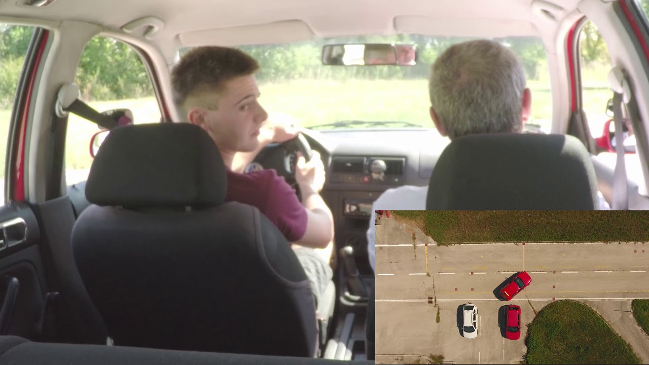 Derékszögű parkolás jobbra hátramenetben
