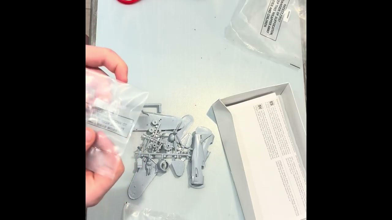 My Unboxing review of the 1/72 Airfix CA 13!