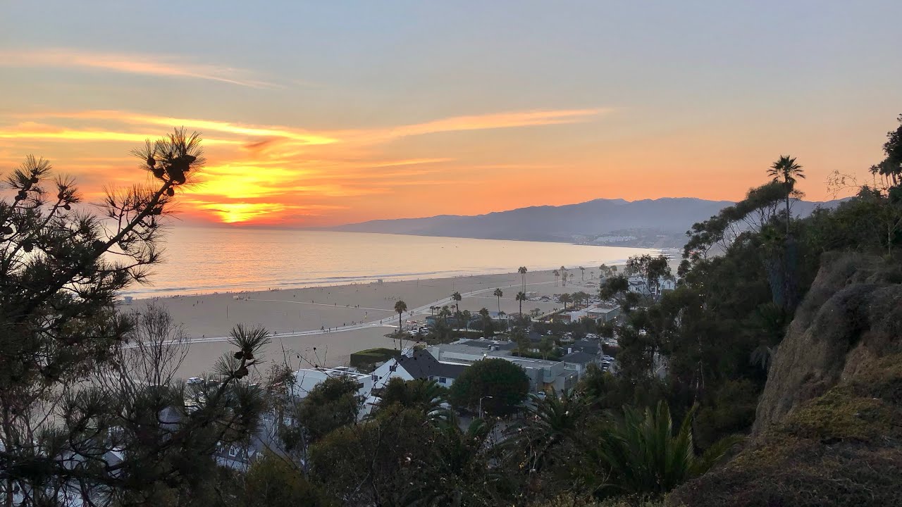 Santa Monica Home for Sale. Prime Location, Ocean View. Дом на продажу в Санта-Монике $4,295,000