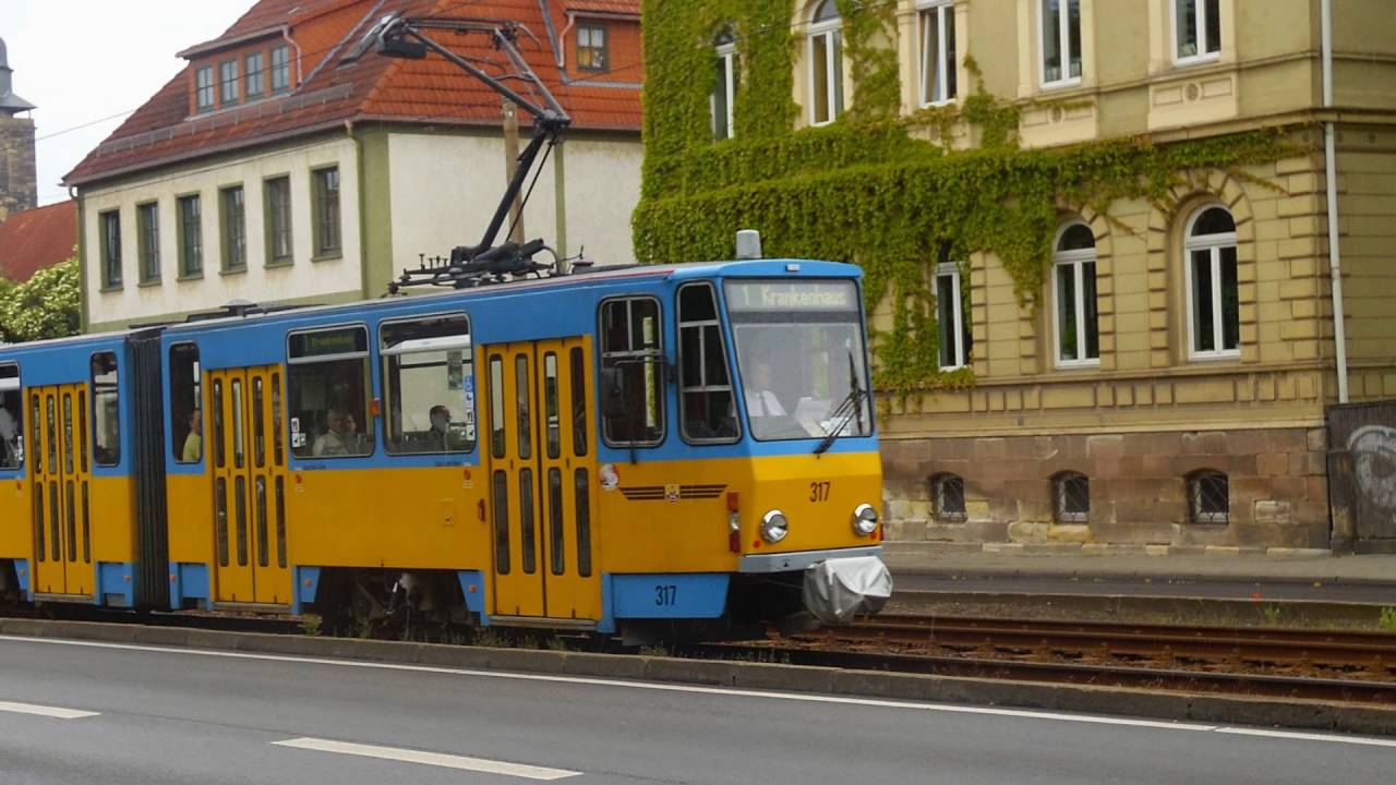 Gotha adelt. Szenen des Alltags einer charmanten &auml;lteren Lady. Mitten in Th&uuml;ringen.