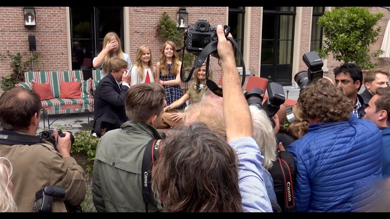 Prinses Amalia op krukken-Pers-Chaos bij fotosessie bij Villa de Eikenhorst 2016