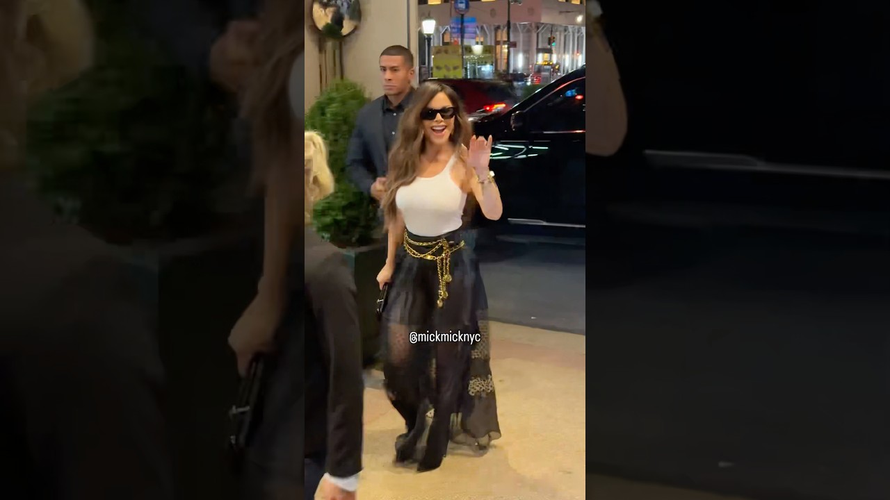 Billionaire Style: Jeff Bezos&rsquo; Wife Lauren S&aacute;nchez Shines at Chanel&rsquo;s Sofia Coppola Dinner