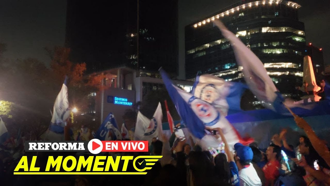 Celebran victoria del Cruz Azul en el Ángel de la Independencia