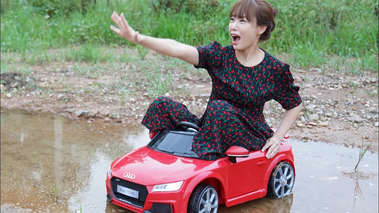 서은이의 전동 자동차 세차 드라이브 모래놀이 Power Wheels Pretend Play Water for Kids