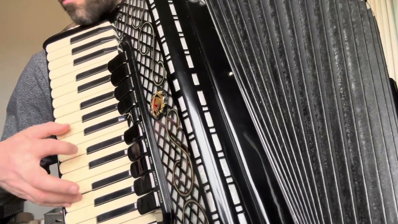 Scandalli Super VI Accordion