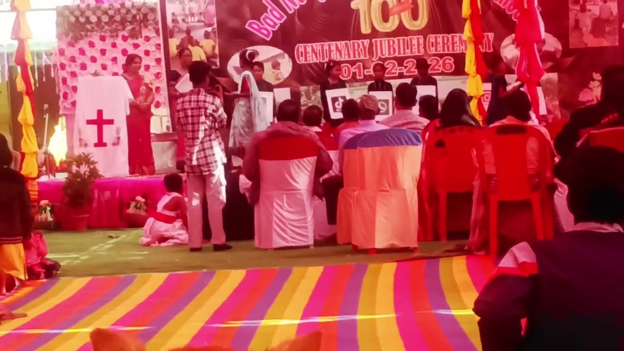 ##Social media # like and  subscribe# social media mai hum log kaise ulghe huy hai#@FuloMajhi-t8i 