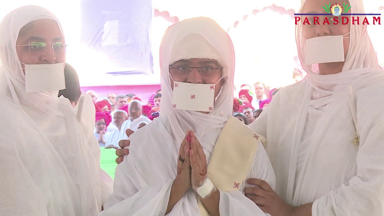 Diksharthi's Vesh Parivartan | Jain Diksha 2018, Rajkot | Param Gurudev Namramuni Maharaj Saheb