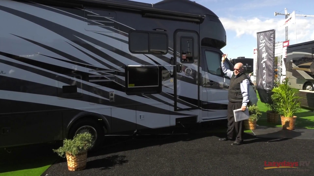 Tour the 2018 Tiffin Wayfarer with Lazydays RV at the Tampa SuperShow