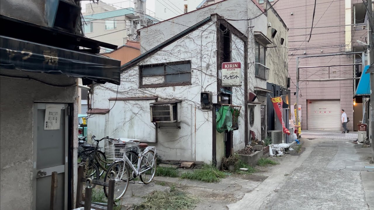 Токио Синкойва, прогулка из вечера в ночь [4K HDR]