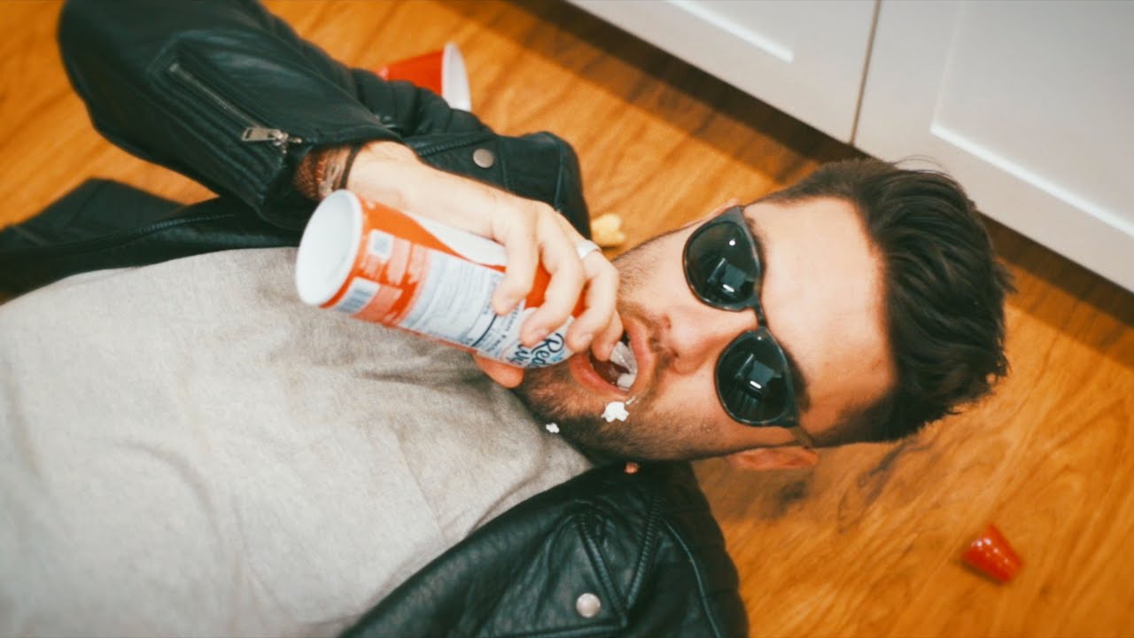 Elovay - Extra Unmotivated (Official Video)