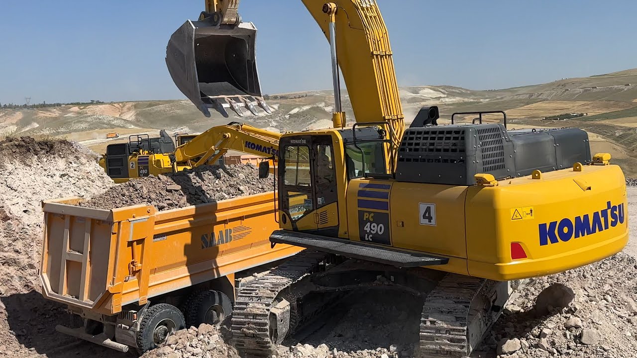 Komatsu Excavator Truck Loading