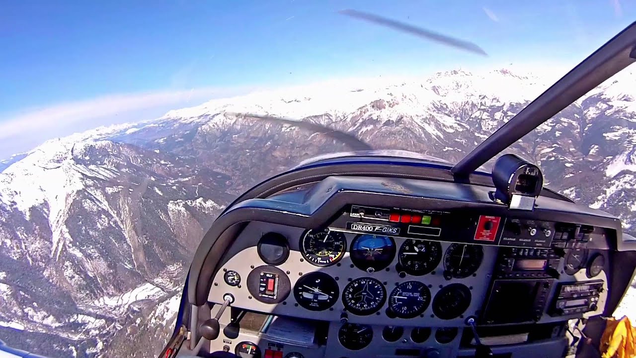 Survol de la Foux d'Allos, Pra-Loup, Le Sauze, Valberg, Gr&eacute;oli&egrave;res.
