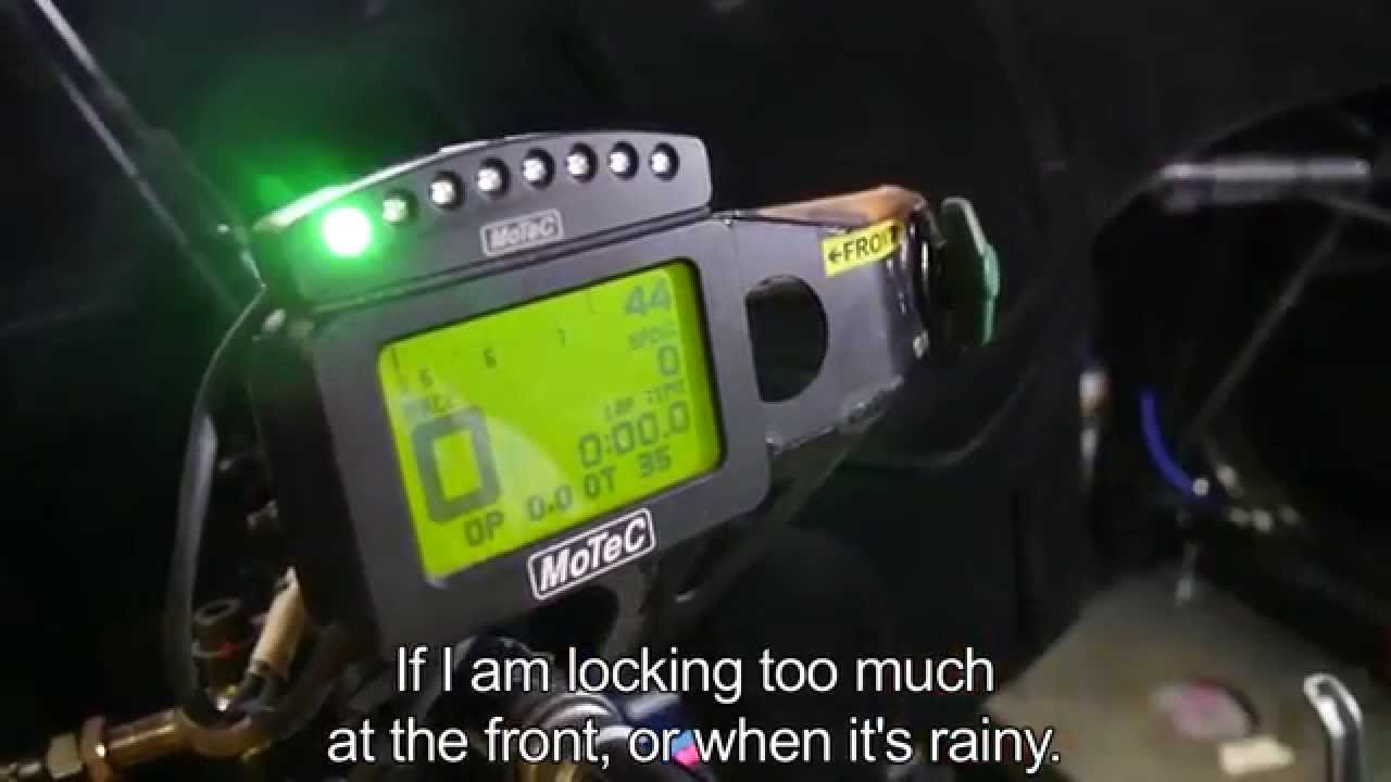 Racing cockpit explained by Tom Coronel WTCC 2015