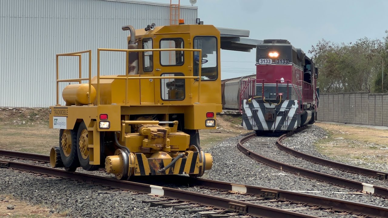 Que curvas tan cerradas tiene esta industria! Así FXE libra un Trackmobile! 13 trenes de FXE! 