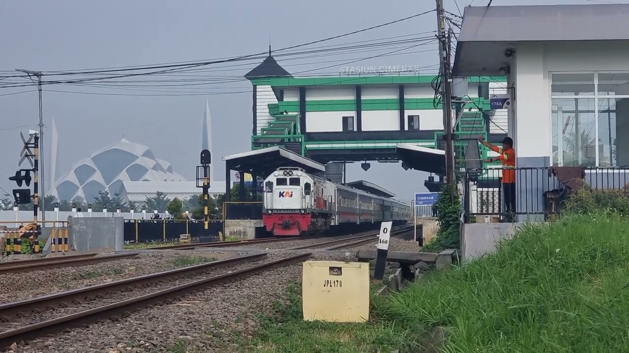 @WandaTau-ru8uu Cikuray Cikuray ngebut #keretaapi 