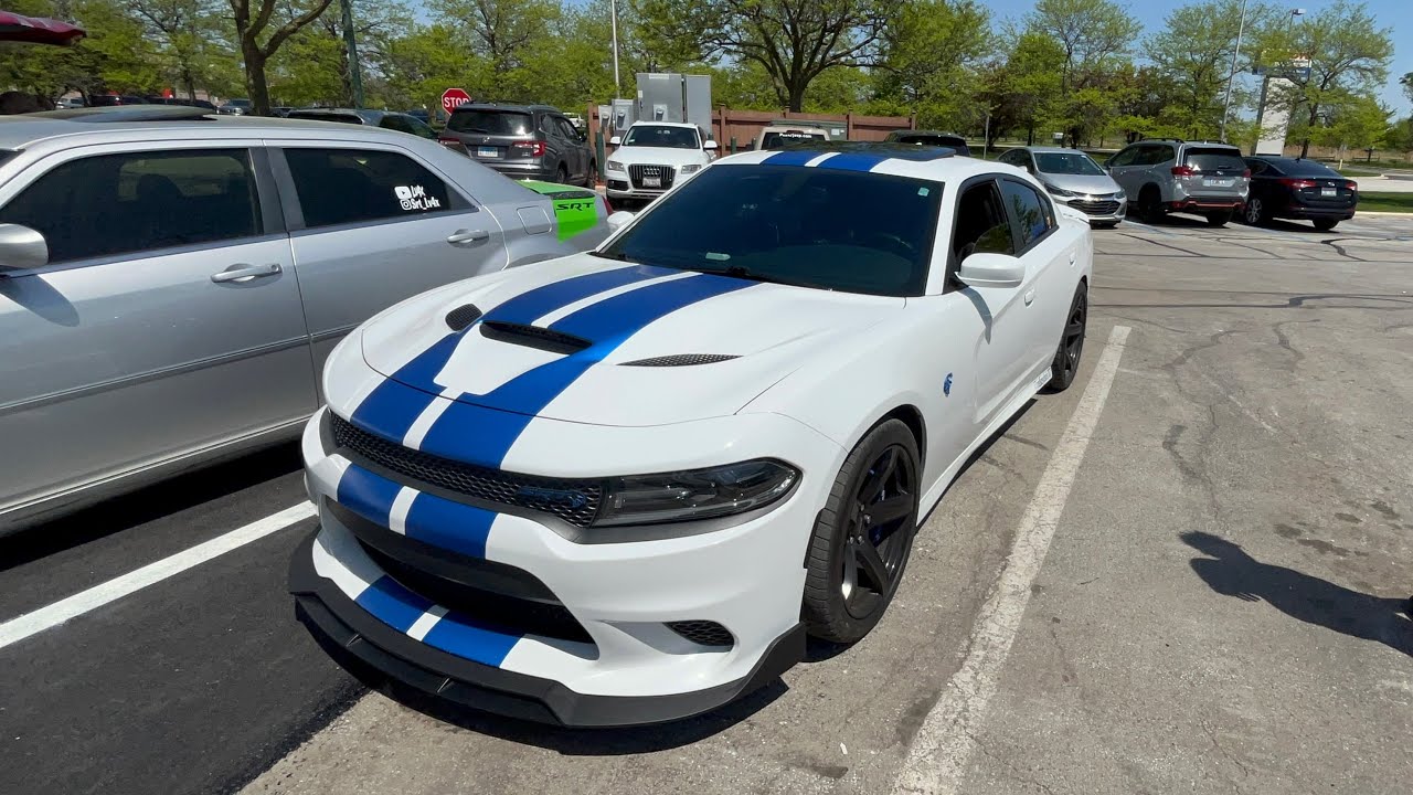 Dodge Charger Hellcat 2018 года в реальной жизни